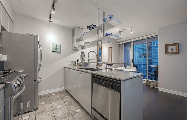 2306 1438 Richards Street Yaletown