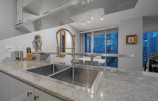 2306 1438 Richards Street Yaletown