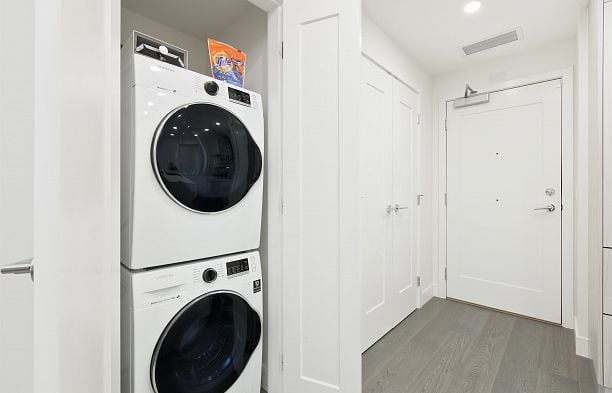 205 488 W 58th Avenue South Cambie