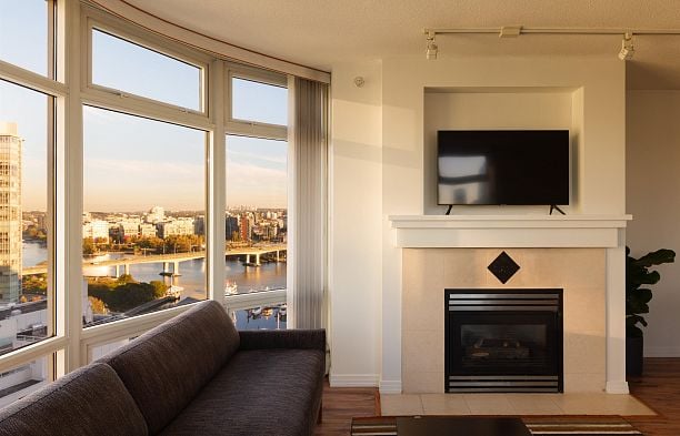 2305 1199 Marinaside Crescent Yaletown