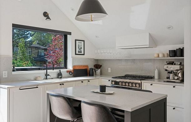 4921 Larch Street MacKenzie Heights