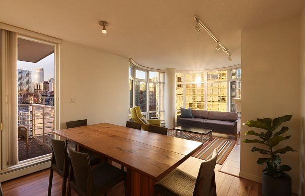 2305 1199 Marinaside Crescent Yaletown