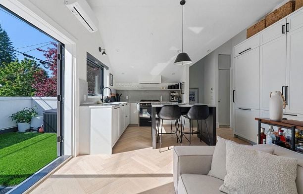 4921 Larch Street MacKenzie Heights