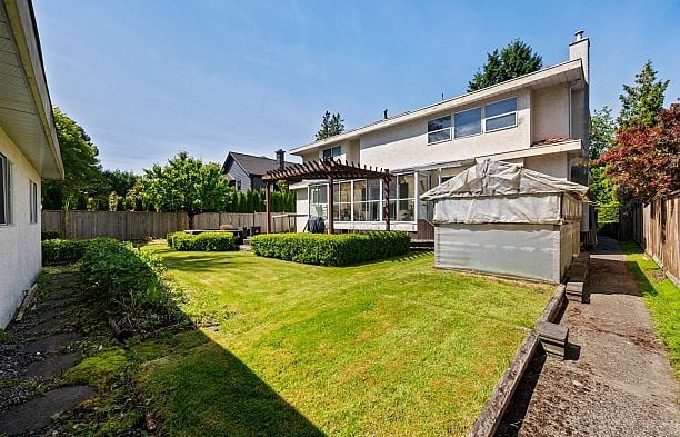 3662 W 49th Avenue Southlands