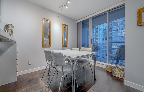 2306 1438 Richards Street Yaletown