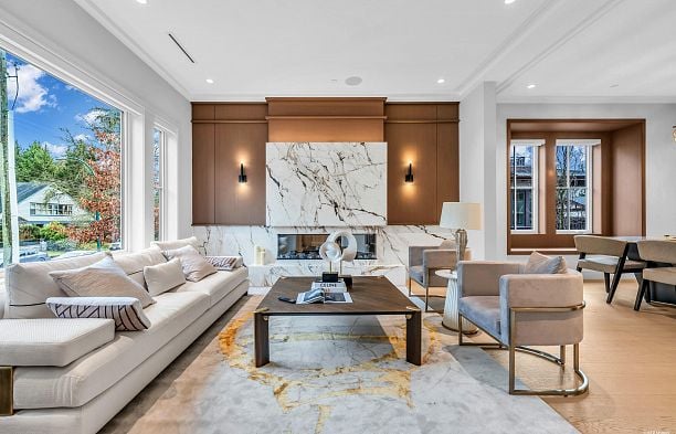 3852 W 50th Avenue Southlands