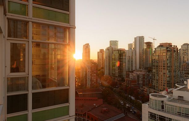 2305 1199 Marinaside Crescent Yaletown