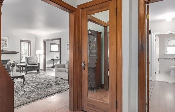 3238 W King Edward Avenue MacKenzie Heights