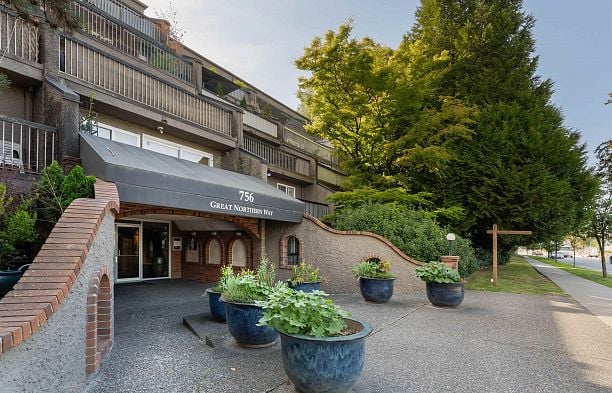 808 756 Great Northern Way Mount Pleasant VE