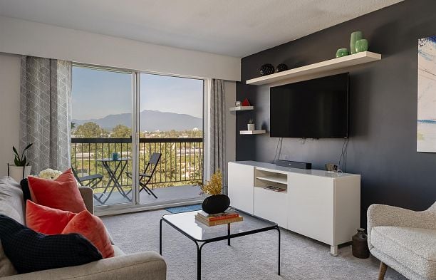 808 756 Great Northern Way Mount Pleasant VE