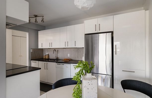 808 756 Great Northern Way Mount Pleasant VE