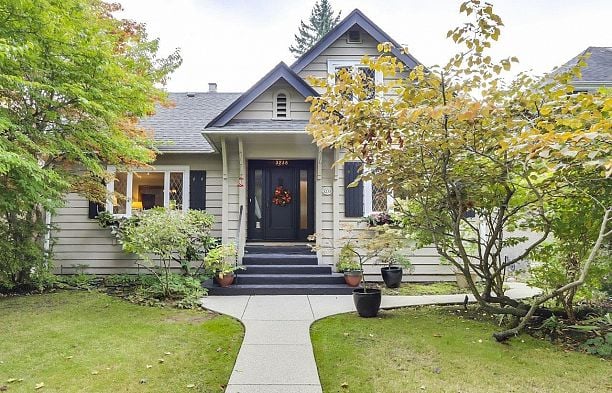 3238 W King Edward Avenue MacKenzie Heights