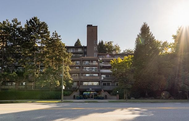 808 756 Great Northern Way Mount Pleasant VE