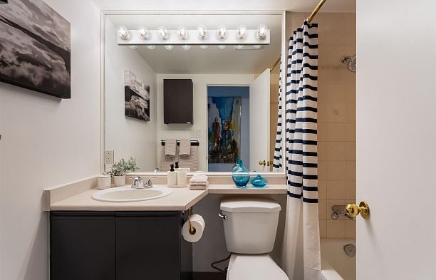 808 756 Great Northern Way Mount Pleasant VE