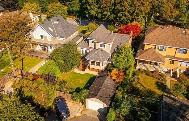 3238 W King Edward Avenue MacKenzie Heights