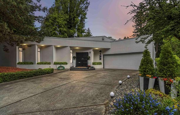 4133 Tytahun Crescent University VW