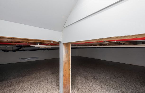 2 280 E 32 Avenue Main