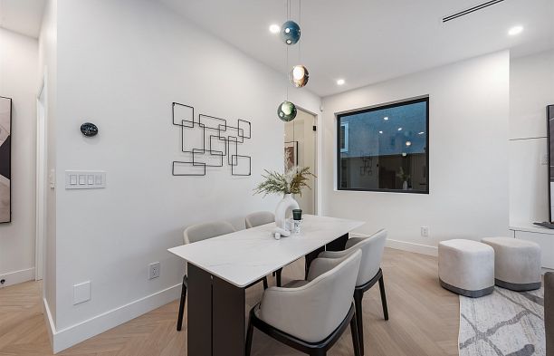 2 280 E 32 Avenue Main