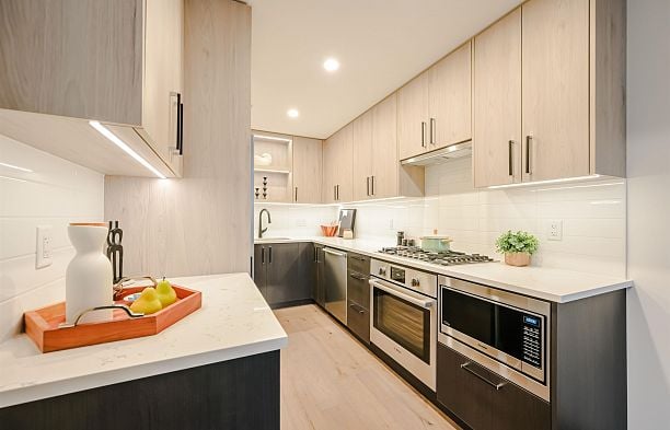 303 6859 Cambie Street South Cambie