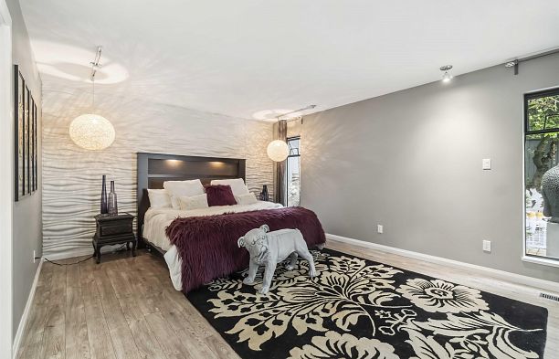 4133 Tytahun Crescent University VW