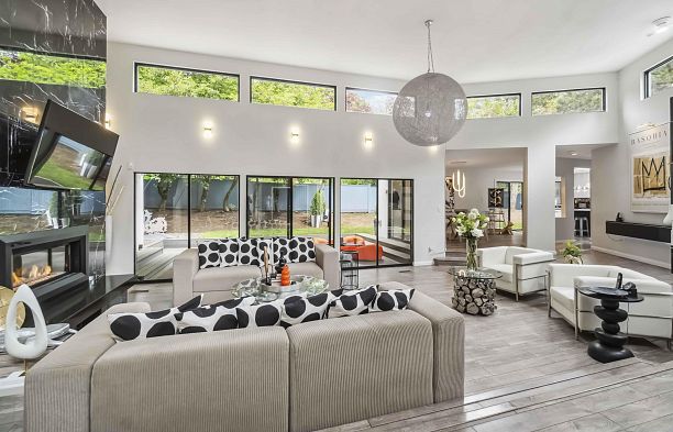 4133 Tytahun Crescent University VW