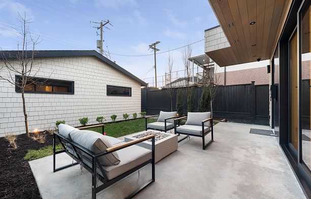 2 280 E 32 Avenue Main