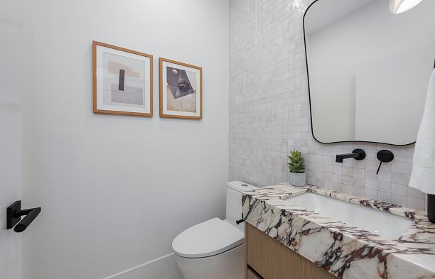 2 280 E 32 Avenue Main