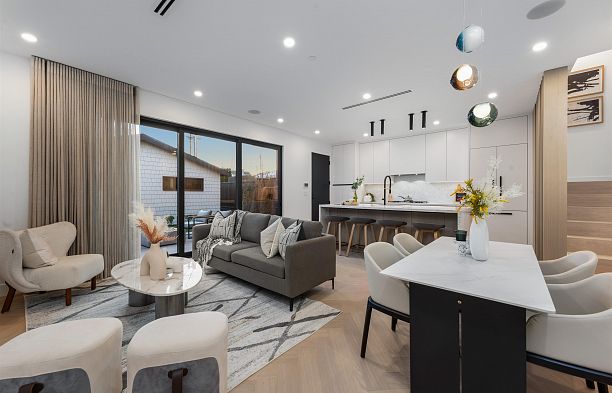 2 280 E 32 Avenue Main