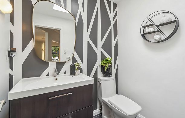 4133 Tytahun Crescent University VW