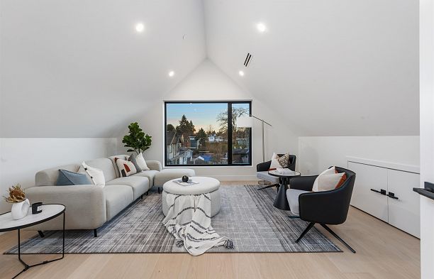 2 280 E 32 Avenue Main