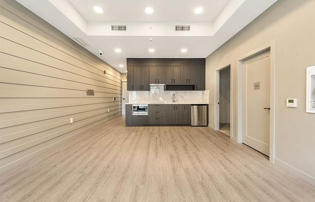 303 6859 Cambie Street South Cambie