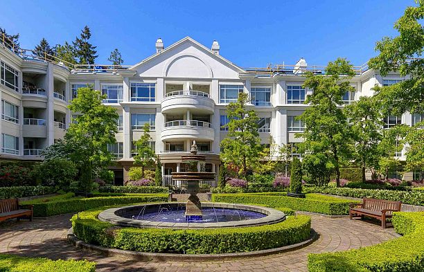 109 5735 Hampton Place University VW