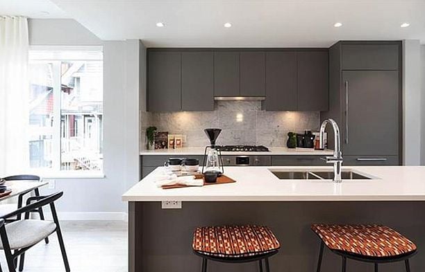 6 2728 Acadia Road University VW