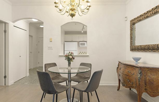 109 5735 Hampton Place University VW