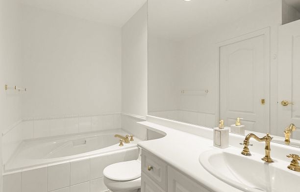 109 5735 Hampton Place University VW