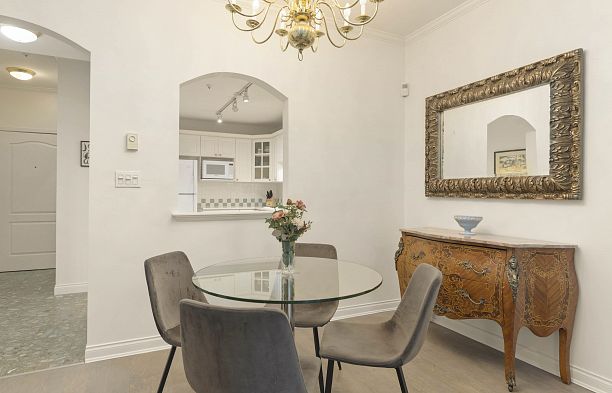 109 5735 Hampton Place University VW