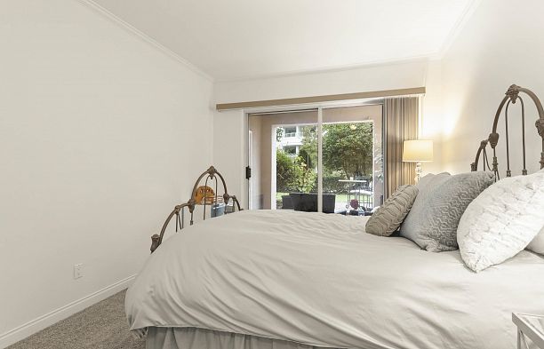 109 5735 Hampton Place University VW