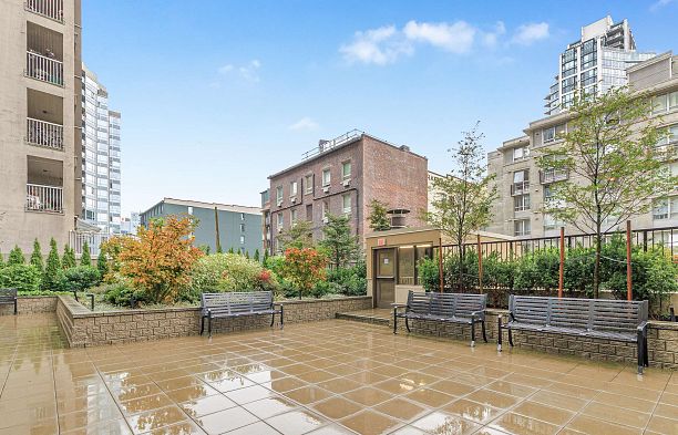 1506 789 Drake Street Downtown VW