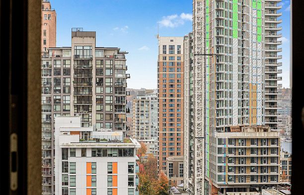 1506 789 Drake Street Downtown VW