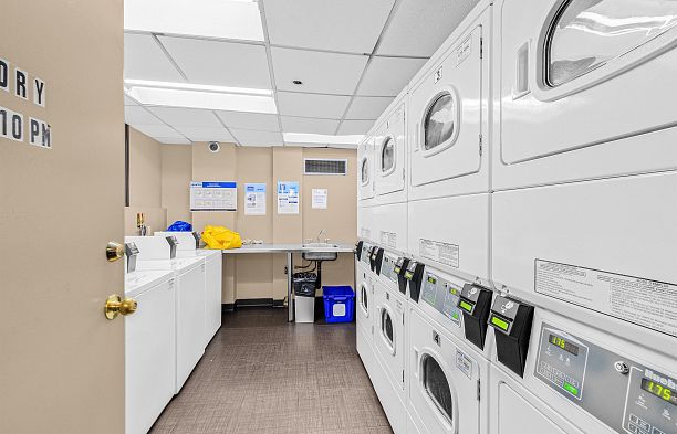 1506 789 Drake Street Downtown VW