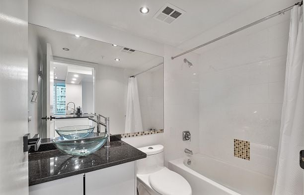 2206 1238 Melville Avenue Coal Harbour