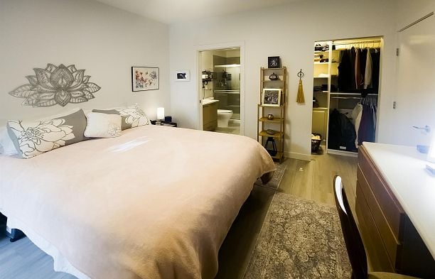 218 5983 Gray Avenue University VW