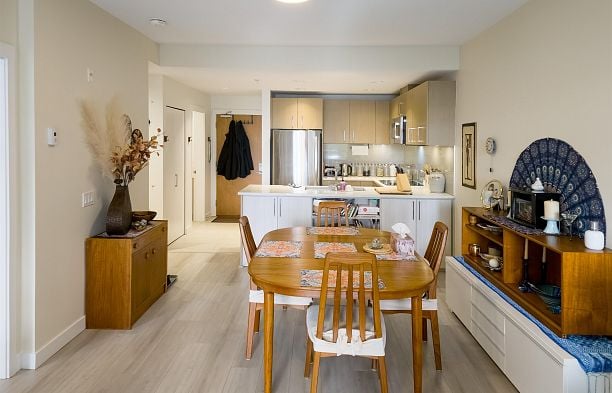 218 5983 Gray Avenue University VW