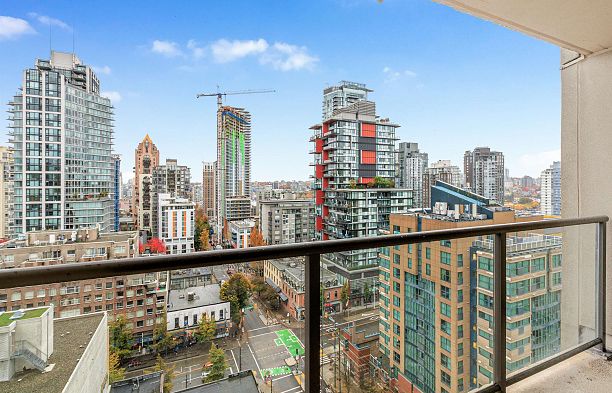 1506 789 Drake Street Downtown VW