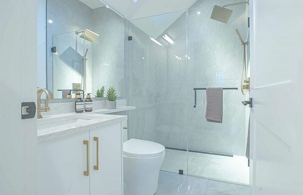 2 2785 W 21 Avenue Arbutus