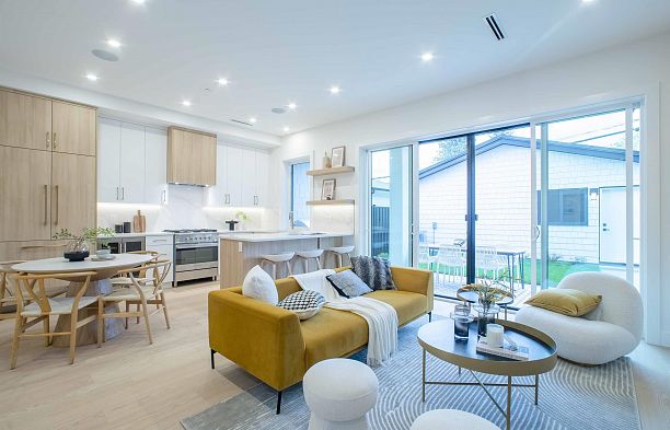 2 2785 W 21 Avenue Arbutus