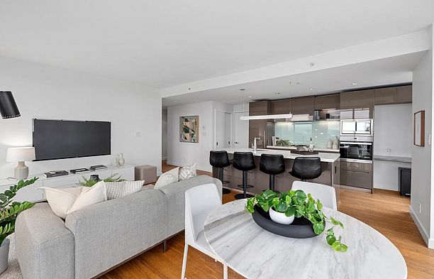 4202 777 Richards Street Downtown VW