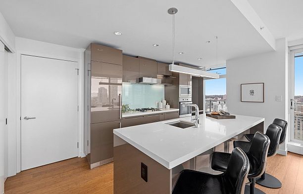 4202 777 Richards Street Downtown VW