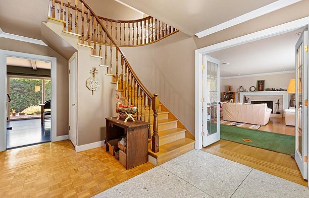 5 Semana Crescent University VW