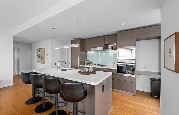 4202 777 Richards Street Downtown VW